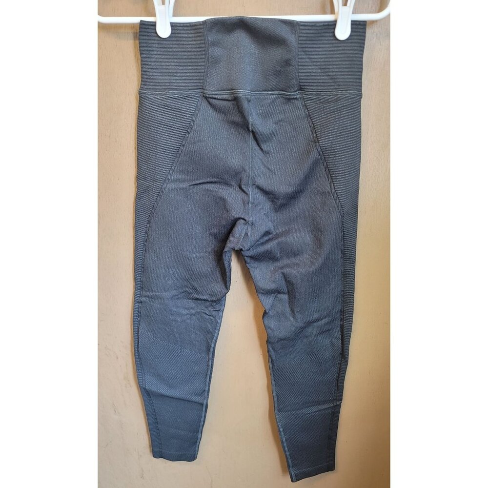 Aerieโ Offline High Rise Moto Leggings. Size M Cropped
